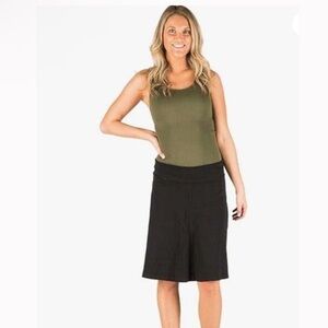 Hard tail skirt in PINK